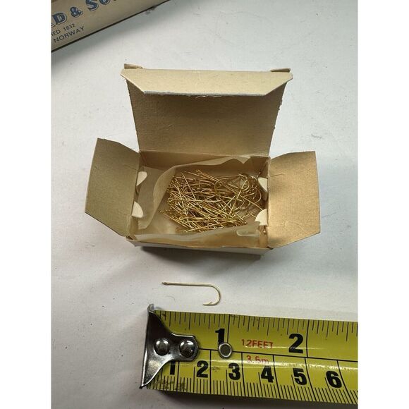 NOS Mustad Aberdeen Goldplated Hook Size #7 37363 100 Fish Hooks Made In‎ Norway - Picture 1 of 3